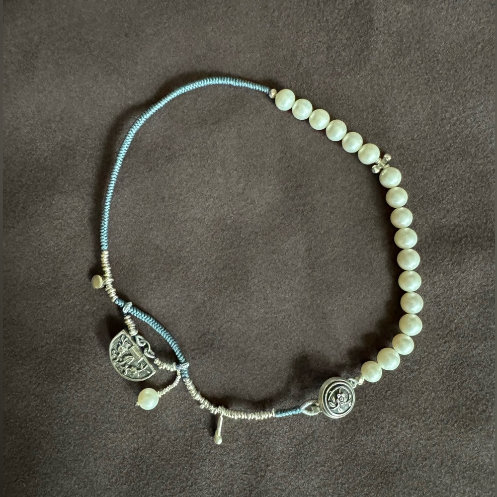 Unique hand-woven silver lock pearl necklace